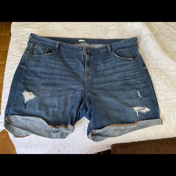 Old Navy Pants - Old Navy Size 18 shorts